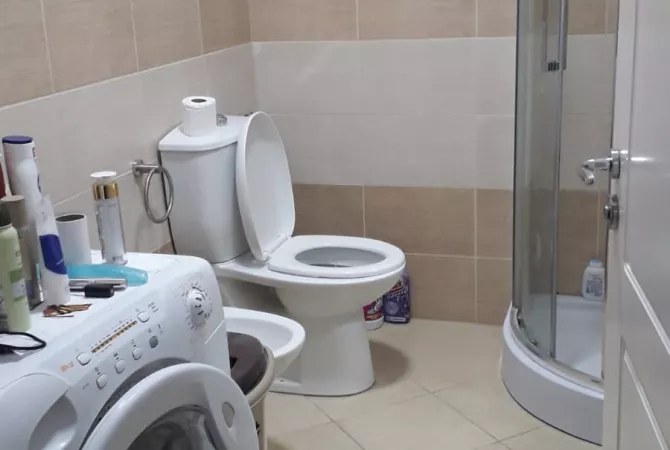 Shtepi ne shitje Apartament ne Tirane, 1+1, Mobilimi E mobiluar, Pagesa 140,000  Euro.