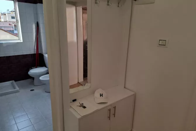 Shtepi me qera Apartament ne Tirane, 1+1, Mobilimi E mobiluar, Pagesa 550  Euro.