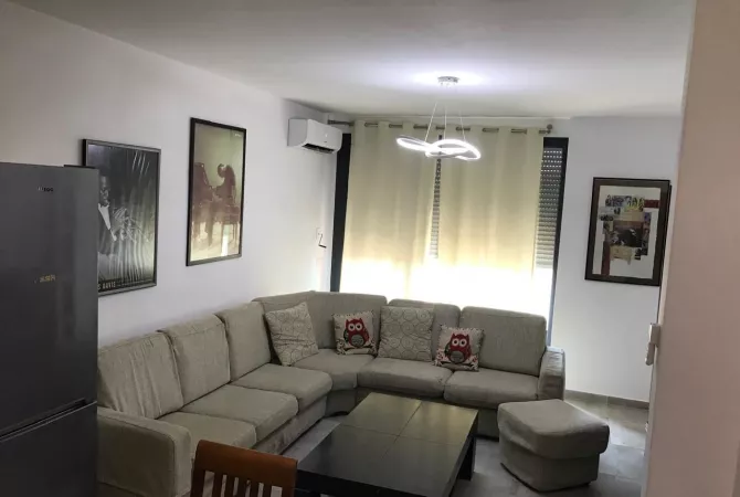 Shtepi me qera Apartament ne Tirane, 2+1, Mobilimi E mobiluar, Pagesa 600  Euro.
