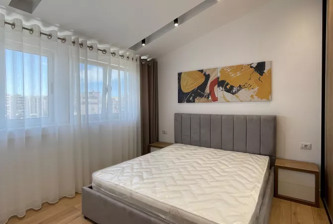 Shtepi ne shitje Apartament ne Tirane, 1+1, Mobilimi E mobiluar, Pagesa 93,000  Euro.