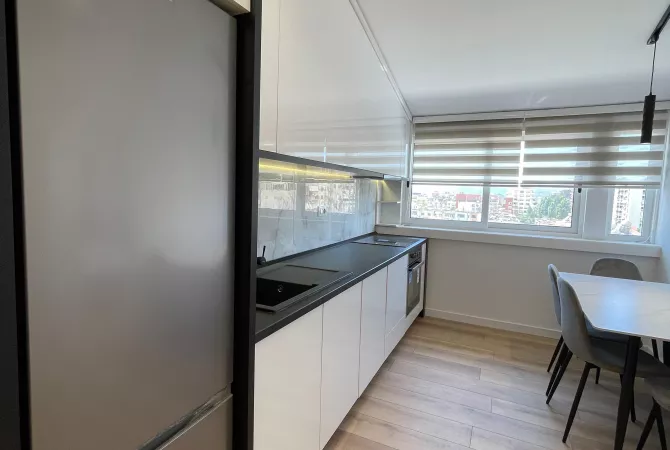 Shtepi ne shitje Apartament ne Tirane, 1+1, Mobilimi E mobiluar, Pagesa 93,000  Euro.