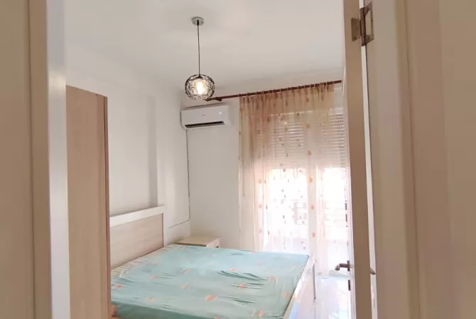 Shtepi me qera Apartament ne Tirane, 2+1, Mobilimi E mobiluar, Pagesa 500  Euro.