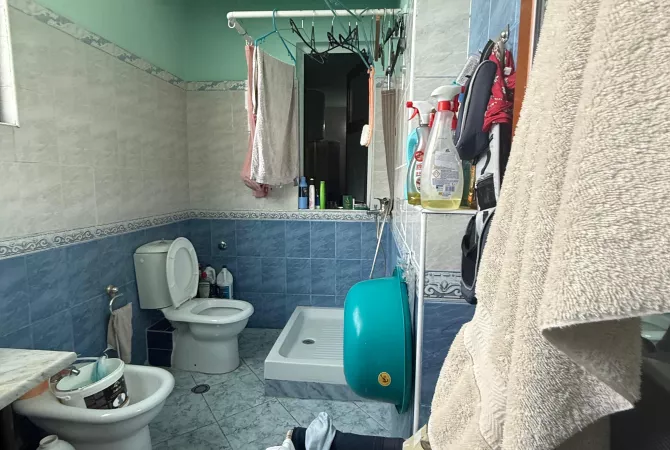 Shtepi me qera Apartament ne Tirane, 3+1, Mobilimi E mobiluar, Pagesa 85,000  Leke.