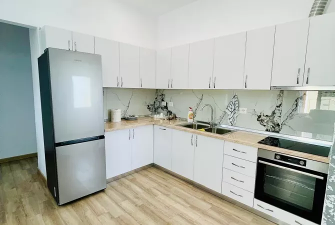 Shtepi me qera Apartament ne Tirane, 1+1, Mobilimi E mobiluar, Pagesa 450  Euro.