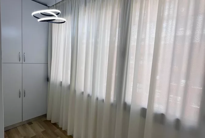 Shtepi ne shitje Apartament ne Tirane, 2+1, Mobilimi E mobiluar, Pagesa 109,000  Euro.