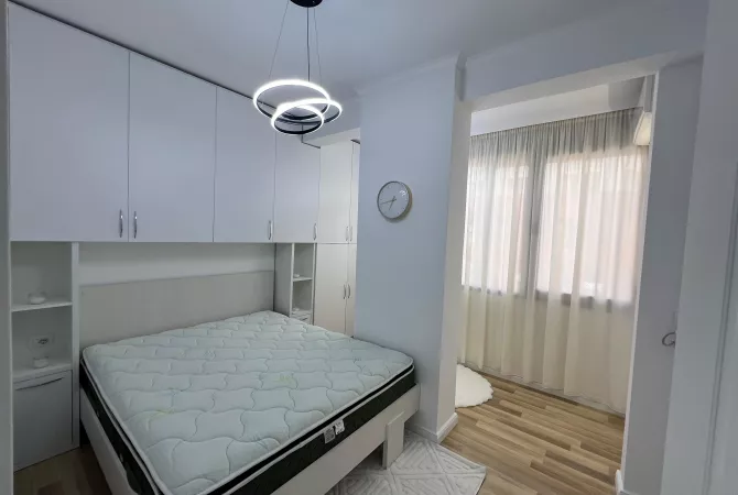 Shtepi ne shitje Apartament ne Tirane, 2+1, Mobilimi E mobiluar, Pagesa 109,000  Euro.