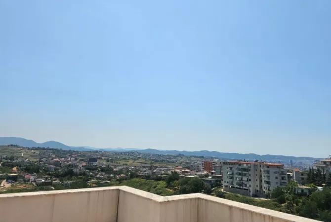Shtepi me qera Penthose(kati i fundit panoramik) ne Tirane, 2+1, Mobilimi E mobiluar, Pagesa 600  Euro.