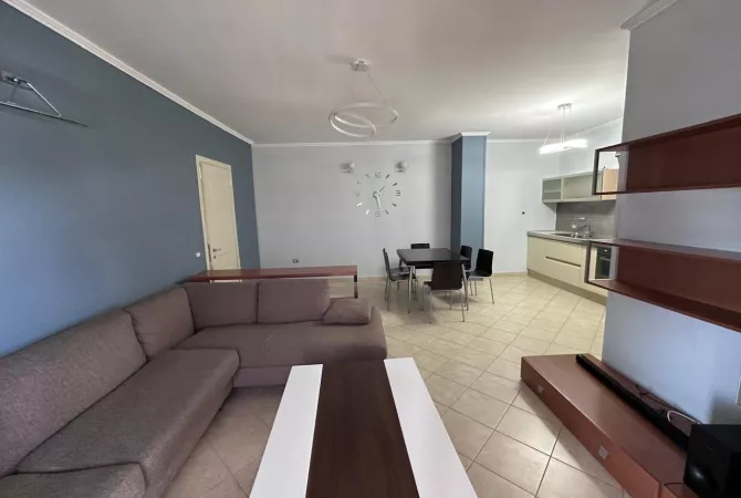 Shtepi me qera 2+1 ne Tirane - 620 Euro