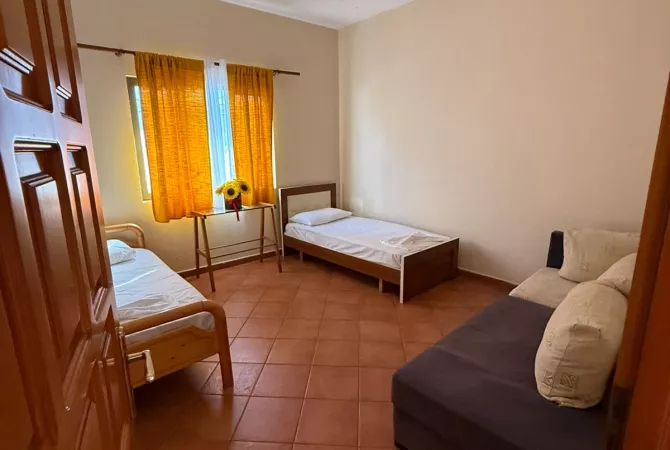 Shtepi me qera Apartament ne Tirane, 2+1, Mobilimi E mobiluar, Pagesa 450  Euro.