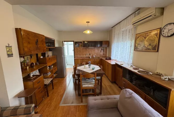 Shtepi me qera 2+1 ne Tirane - 600 Euro