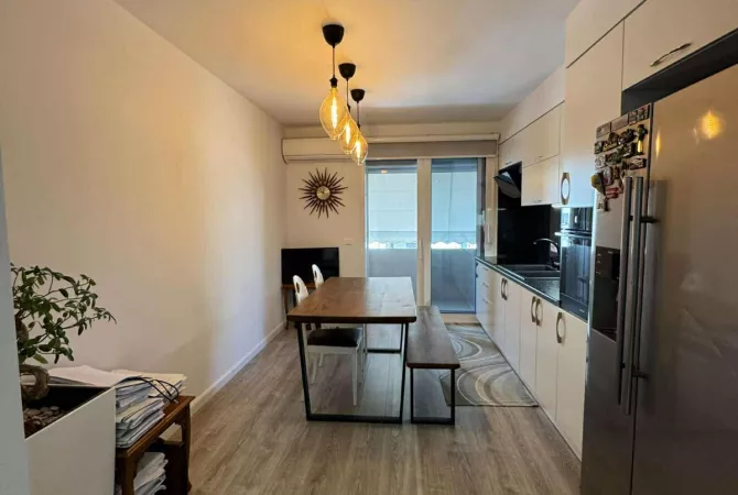 Shtepi me qera Apartament ne Tirane, 2+1, Mobilimi E mobiluar, Pagesa 110,000  Leke.