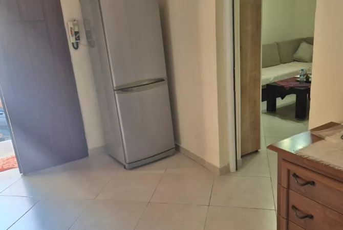 Shtepi me qera 1+1 ne Tirane - 45,000 Leke