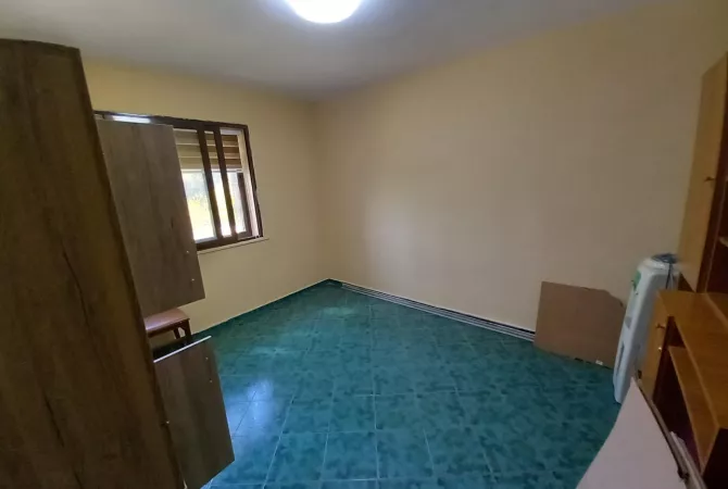 Shtepi me qera Apartament ne Tirane, 2+1, Mobilimi E mobiluar, Pagesa 500  Euro.