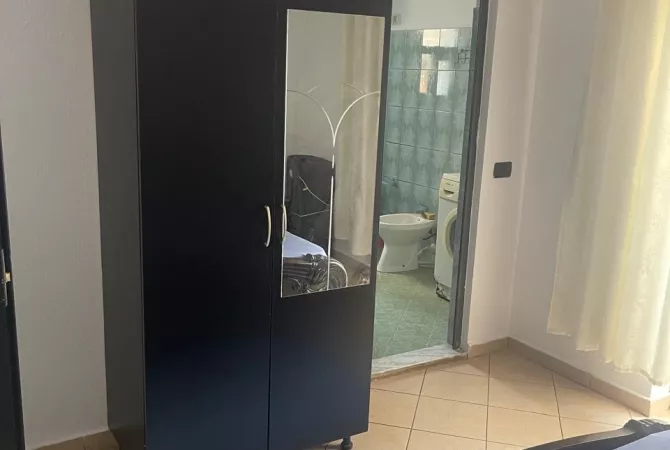 Shtepi me qera Apartament ne Tirane, 1+1, Mobilimi E mobiluar, Pagesa 400  Euro.