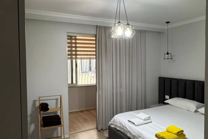 Shtepi me qera Apartament ne Tirane, 1+1, Mobilimi E mobiluar, Pagesa 900  Euro.