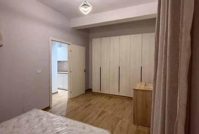 Shtepi me qera Shtepi Private ne Tirane, 1+1, Mobilimi E mobiluar, Pagesa 40,000  Leke.