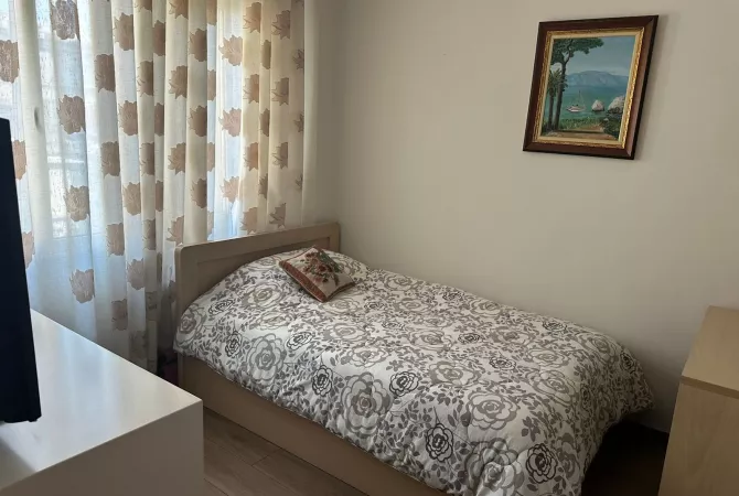 Shtepi me qera 2+1 ne Tirane - 750 Euro