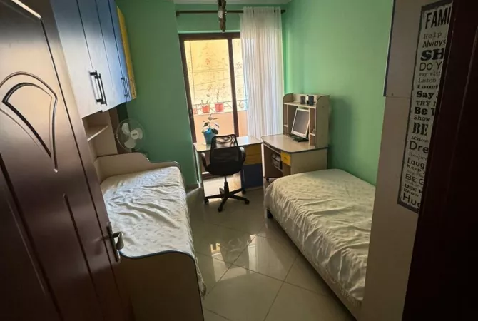 Shtepi me qera Apartament ne Tirane, 2+1, Mobilimi E mobiluar, Pagesa 500  Euro.