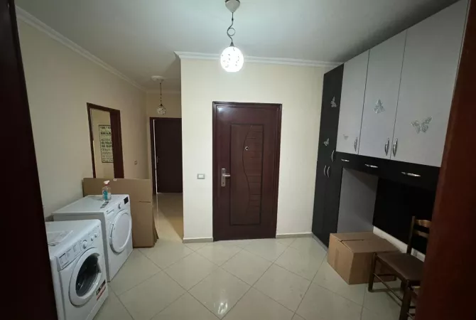 Shtepi me qera Apartament ne Tirane, 2+1, Mobilimi E mobiluar, Pagesa 500  Euro.