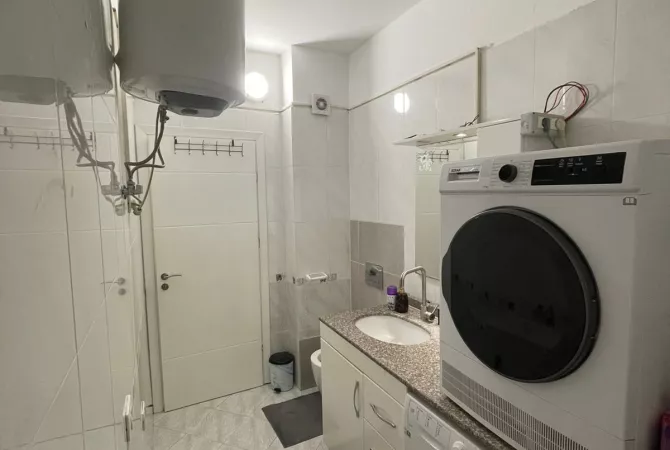 Shtepi ne shitje Apartament ne Tirane, 2+1, Mobilimi E mobiluar, Pagesa 139,000  Euro.