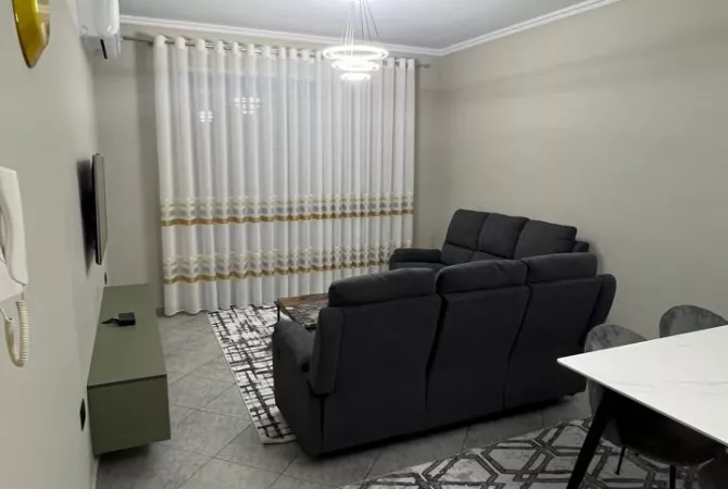 Shtepi me qera 1+1 ne Tirane - 450 Euro