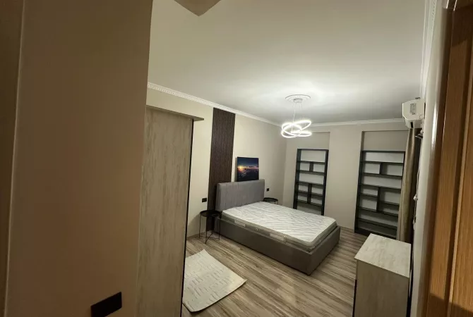 Shtepi me qera Apartament ne Tirane, 2+1, Mobilimi E mobiluar, Pagesa 700  Euro.
