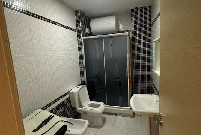 Shtepi me qera Apartament ne Tirane, 2+1, Mobilimi E mobiluar, Pagesa 700  Euro.