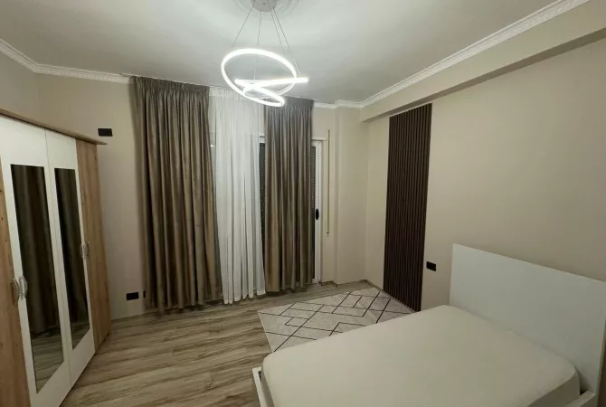 Shtepi me qera Apartament ne Tirane, 2+1, Mobilimi E mobiluar, Pagesa 700  Euro.