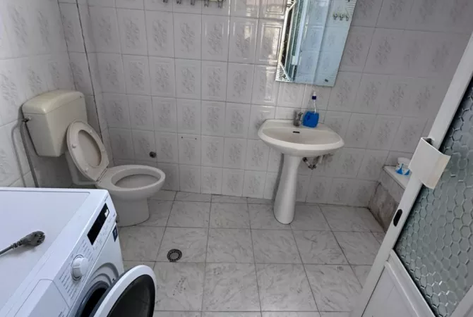 Shtepi me qera Shtepi Private ne Tirane, 2+1, Mobilimi E mobiluar, Pagesa 500  Euro.