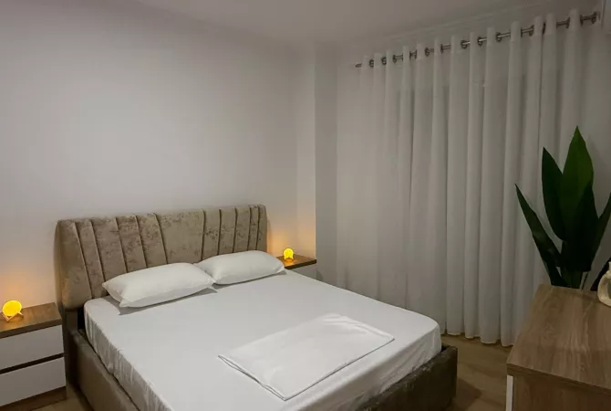 Shtepi me qera Apartament ne Tirane, 2+1, Mobilimi E mobiluar, Pagesa 800  Euro.
