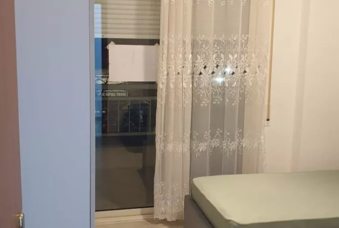 Shtepi me qera Apartament ne Tirane, 2+1, Mobilimi E mobiluar, Pagesa 450  Euro.