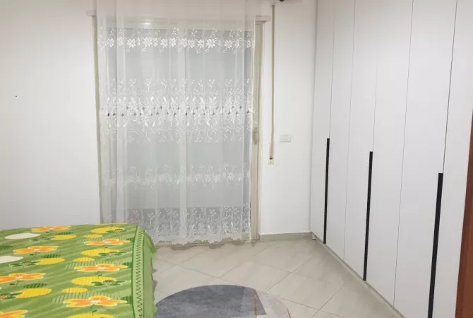 Shtepi me qera Apartament ne Tirane, 2+1, Mobilimi E mobiluar, Pagesa 450  Euro.