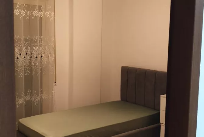 Shtepi me qera Apartament ne Tirane, 2+1, Mobilimi E mobiluar, Pagesa 450  Euro.