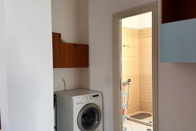 Shtepi me qera Apartament ne Tirane, 2+1, Mobilimi E mobiluar, Pagesa 500  Euro.
