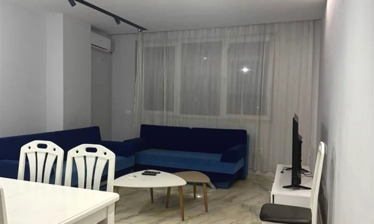 Shtepi me qera Apartament ne Tirane, 2+1, Mobilimi Pjeserisht e mobiluar, Pagesa 500  Euro.