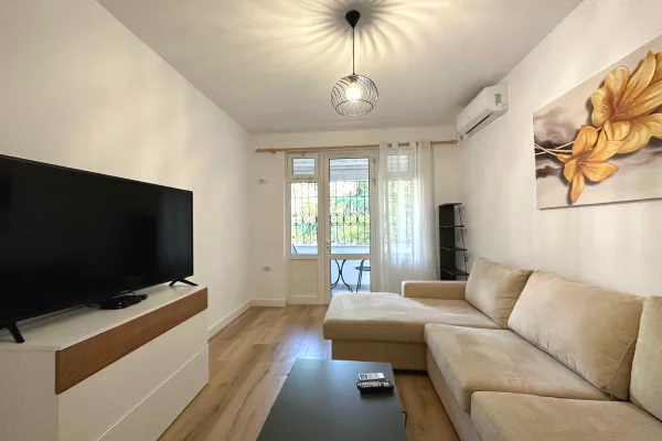 Shtepi ne shitje Apartament ne Tirane, 3+1, Mobilimi E mobiluar, Pagesa 200,000  Euro.