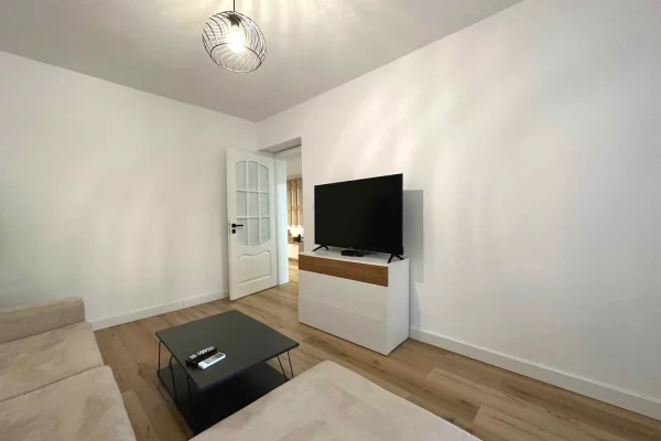 Shtepi ne shitje Apartament ne Tirane, 3+1, Mobilimi E mobiluar, Pagesa 200,000  Euro.