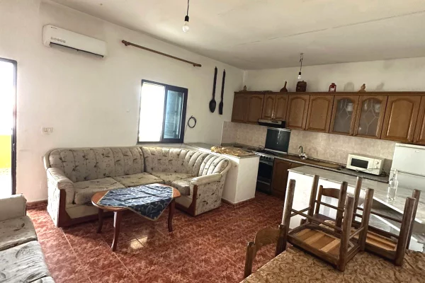 Shtepi me qera Shtepi Private ne Tirane, 2+1, Mobilimi E mobiluar, Pagesa 25,000  Leke.