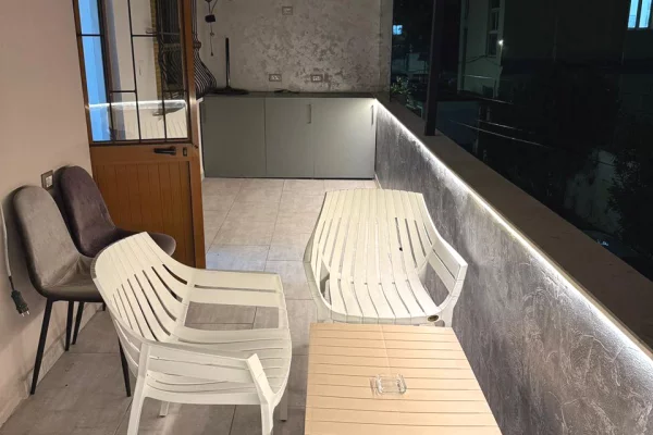 Shtepi me qera Apartament ne Tirane, 1+1, Mobilimi E mobiluar, Pagesa 55,000  Leke.