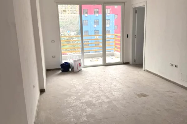 APARTAMENT 1+1 + PARKIM ME QIRA – LAPRAKË (RR. DRITAN HOXHA)