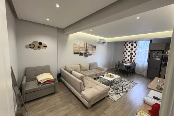 SHITET APARTAMENT 1+1 – SHKOLLA “VASIL SHANTO”, PRANË KESH