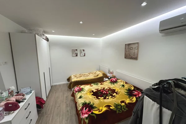 Shtepi ne shitje Apartament ne Tirane, 1+1, Mobilimi E mobiluar, Pagesa 115,000  Euro.