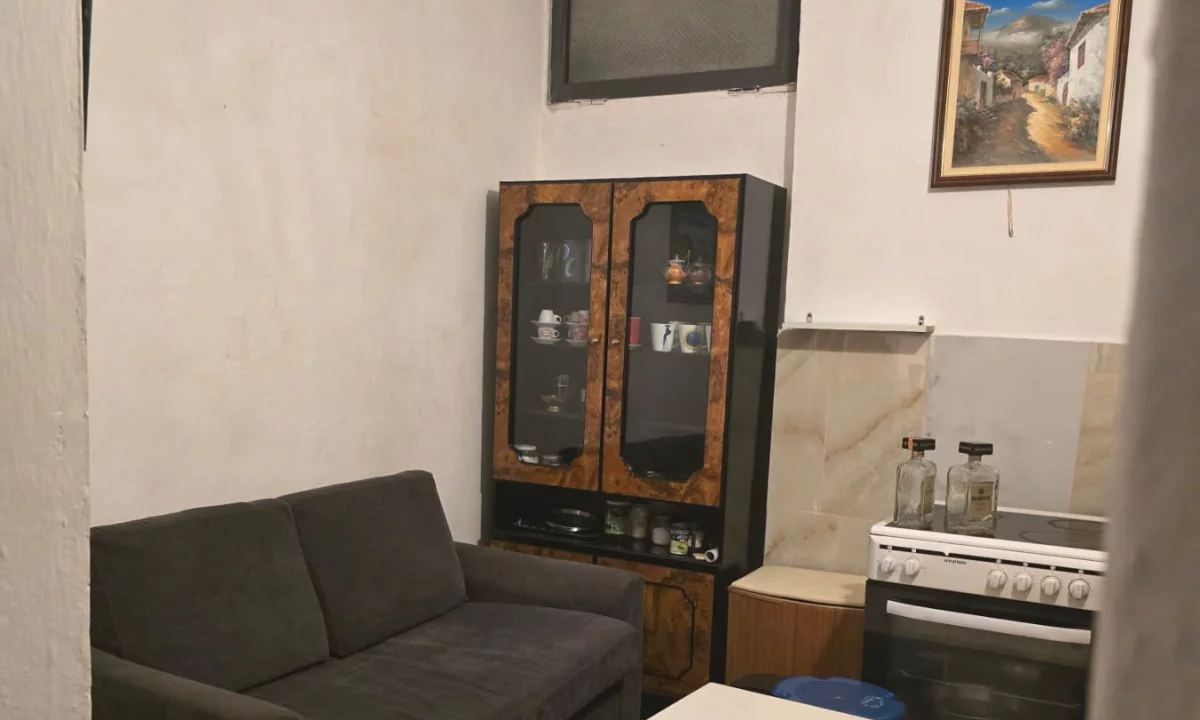 Shtepi me qera Apartament ne Tirane, 1+1, Mobilimi E mobiluar, Pagesa 33,000  Leke.