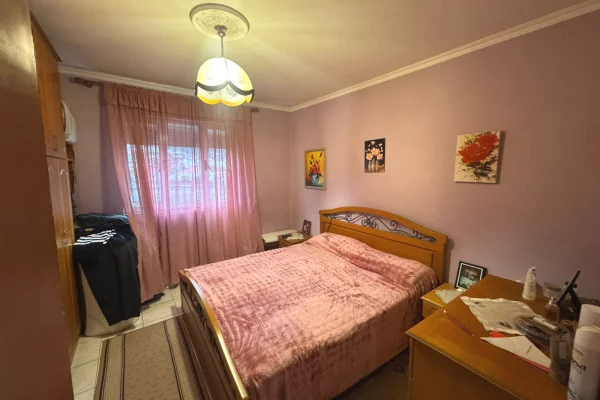 Shtepi ne shitje Apartament ne Tirane, 2+1, Mobilimi E mobiluar, Pagesa 128,000  Euro.