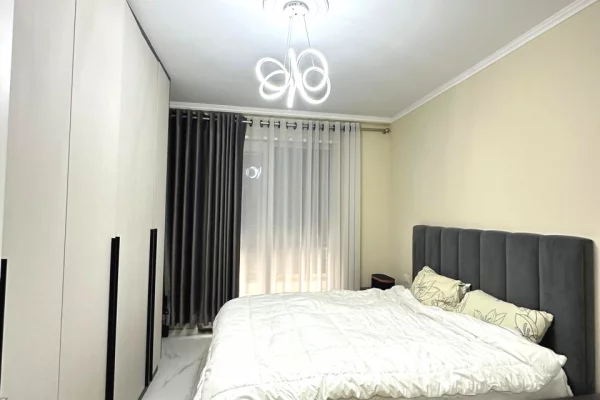 Shtepi ne shitje Apartament ne Tirane, 2+1, Mobilimi E mobiluar, Pagesa 210,000  Euro.