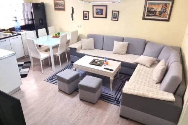 Shtepi me qera 2+1 ne Tirane - 50,000 Leke