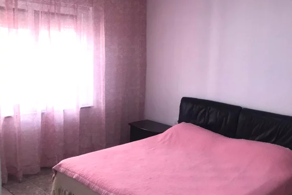 Shtepi me qera Apartament ne Tirane, 2+1, Mobilimi E mobiluar, Pagesa 55,000  Leke.