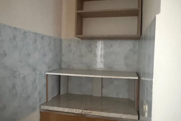 Shtepi ne shitje Apartament ne Tirane, 1+1, Mobilimi E mobiluar, Pagesa 40,000  Leke.