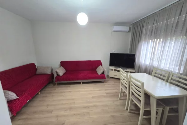 Shtepi me qera 1+1 ne Tirane - 43,000 Leke