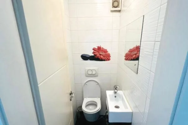 Shtepi me qera Apartament ne Tirane, 3+1, Mobilimi E mobiluar, Pagesa 650  Euro.